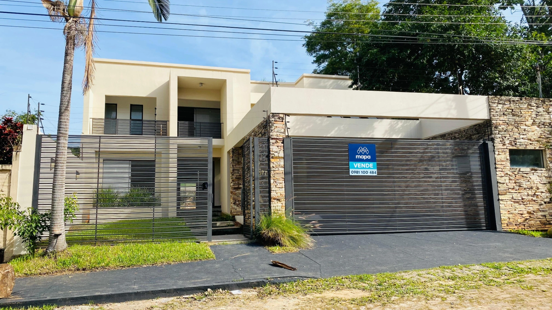 HERMOSA CASA DE 4 DORMITORIOS EN BARRIO MBURUCUYA