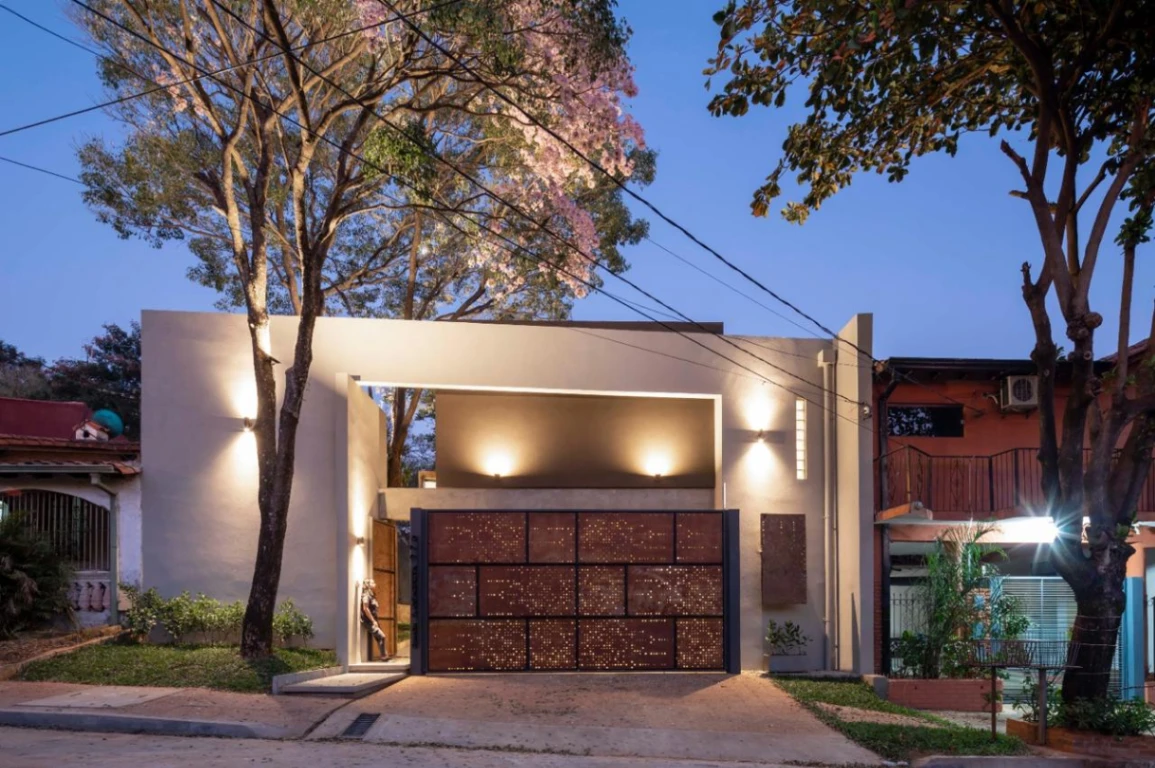 ALQUILO MODERNA CASA BARRIO MBURUCUYA ZONA CURDA
