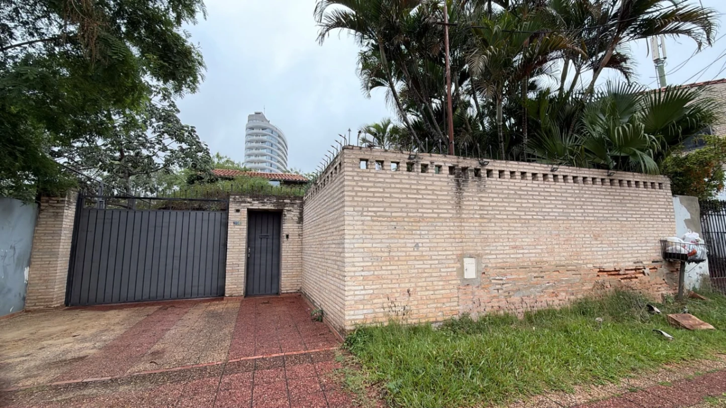 VENDO TERRENO CON CONSTRUCCIÓN ATRAS DE SANTA TERESA